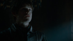 extant_GameOfThrones_4x02-TheLionAndTheRose_1273