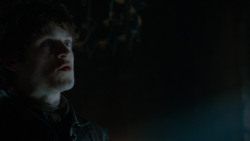 extant_GameOfThrones_4x02-TheLionAndTheRose_1275