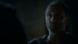 extant_GameOfThrones_4x02-TheLionAndTheRose_1286