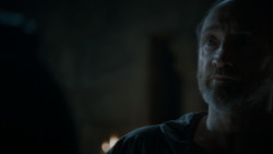 extant_GameOfThrones_4x02-TheLionAndTheRose_1300