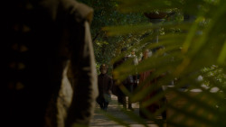 extant_GameOfThrones_4x02-TheLionAndTheRose_1322