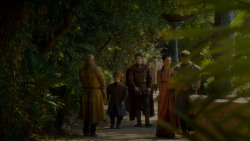 extant_GameOfThrones_4x02-TheLionAndTheRose_1325