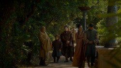 extant_GameOfThrones_4x02-TheLionAndTheRose_1328