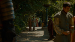 extant_GameOfThrones_4x02-TheLionAndTheRose_1387