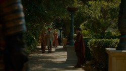 extant_GameOfThrones_4x02-TheLionAndTheRose_1390