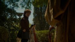 extant_GameOfThrones_4x02-TheLionAndTheRose_1401