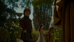 extant_GameOfThrones_4x02-TheLionAndTheRose_1402