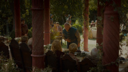 extant_GameOfThrones_4x02-TheLionAndTheRose_1464