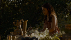 extant_GameOfThrones_4x02-TheLionAndTheRose_1477