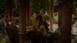 extant_GameOfThrones_4x02-TheLionAndTheRose_1507