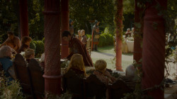 extant_GameOfThrones_4x02-TheLionAndTheRose_1509