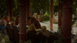 extant_GameOfThrones_4x02-TheLionAndTheRose_1510
