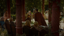 extant_GameOfThrones_4x02-TheLionAndTheRose_1513
