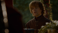 extant_GameOfThrones_4x02-TheLionAndTheRose_1523