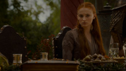 extant_GameOfThrones_4x02-TheLionAndTheRose_1532