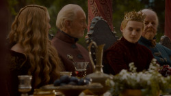 extant_GameOfThrones_4x02-TheLionAndTheRose_1548