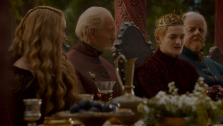 extant_GameOfThrones_4x02-TheLionAndTheRose_1553