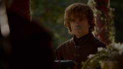 extant_GameOfThrones_4x02-TheLionAndTheRose_1572