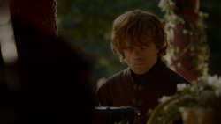 extant_GameOfThrones_4x02-TheLionAndTheRose_1579