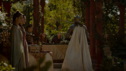 extant_GameOfThrones_4x02-TheLionAndTheRose_1589