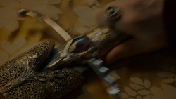 extant_GameOfThrones_4x02-TheLionAndTheRose_1620