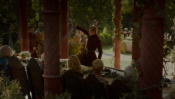 extant_GameOfThrones_4x02-TheLionAndTheRose_1621