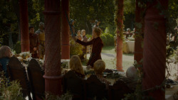 extant_GameOfThrones_4x02-TheLionAndTheRose_1622