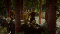 extant_GameOfThrones_4x02-TheLionAndTheRose_1627