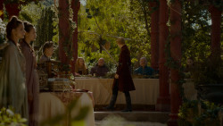 extant_GameOfThrones_4x02-TheLionAndTheRose_1637