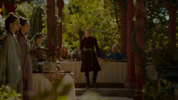 extant_GameOfThrones_4x02-TheLionAndTheRose_1639