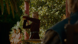 extant_GameOfThrones_4x02-TheLionAndTheRose_1641
