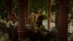extant_GameOfThrones_4x02-TheLionAndTheRose_1644