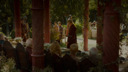 extant_GameOfThrones_4x02-TheLionAndTheRose_1653