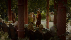 extant_GameOfThrones_4x02-TheLionAndTheRose_1654