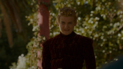 extant_GameOfThrones_4x02-TheLionAndTheRose_1656