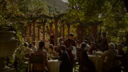 extant_GameOfThrones_4x02-TheLionAndTheRose_1672