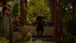 extant_GameOfThrones_4x02-TheLionAndTheRose_1675