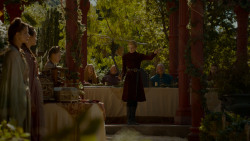 extant_GameOfThrones_4x02-TheLionAndTheRose_1676