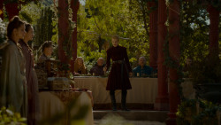 extant_GameOfThrones_4x02-TheLionAndTheRose_1681