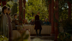 extant_GameOfThrones_4x02-TheLionAndTheRose_1684