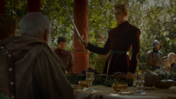 extant_GameOfThrones_4x02-TheLionAndTheRose_1686