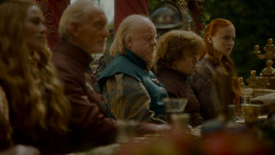 extant_GameOfThrones_4x02-TheLionAndTheRose_1691