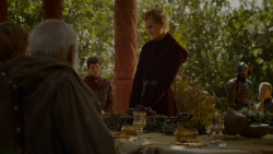 extant_GameOfThrones_4x02-TheLionAndTheRose_1694