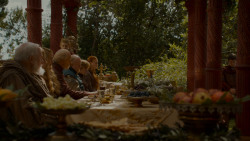 extant_GameOfThrones_4x02-TheLionAndTheRose_1702