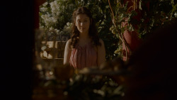 extant_GameOfThrones_4x02-TheLionAndTheRose_1715