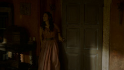 extant_GameOfThrones_4x02-TheLionAndTheRose_1735