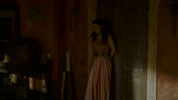 extant_GameOfThrones_4x02-TheLionAndTheRose_1738