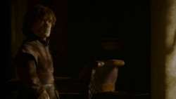 extant_GameOfThrones_4x02-TheLionAndTheRose_1773