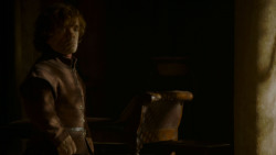 extant_GameOfThrones_4x02-TheLionAndTheRose_1774