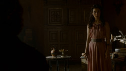 extant_GameOfThrones_4x02-TheLionAndTheRose_1782
